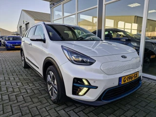 Kia e-Niro Kia e-Niro ExecutiveLine 64 kWh | Stuurwielverwarming | Camera | Navigatie | - afbeelding nr 28