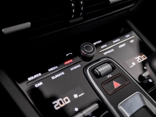 Porsche Cayenne 463Pk (PANORAMADAK, SPORTCHRONO PAKKET, ORG NEDERLANDS, SFEERVERLICHTING, 14 WEGEN SPORTSTOELEN, KEYLESS, LUCHTVERING, APPLE CARPLAY, DAB+, STUURWIEL VERWARMD, NIEUWSTAAT) - afbeelding nr 33