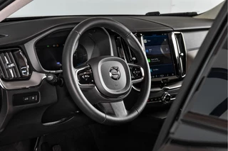 Volvo XC60 Volvo XC60 2.0 T6 Plug-in hybrid AWD Plus Dark | S/K-Panodak | Dig. Cockpit | Adapt. Cruise | Memory Stoelen | Elek. Klep | Stoel-+stuurverw. | 360 Camera | Harman/Kardon | NAV+App. Connect | LM 19