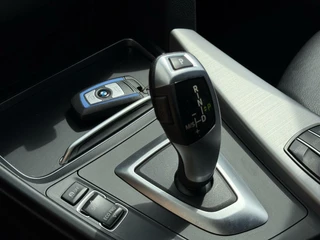 BMW 3 Serie BMW 3-serie Touring 318i M Sport - NAP - LED - CarPl - trekh - afbeelding nr 18