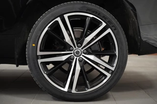 Volvo XC60 Volvo XC60 2.0 T8 AWD R-Design Lucht|Pano|Memory|Leder|Dodehoeksdetectie|Camera - afbeelding nr 35