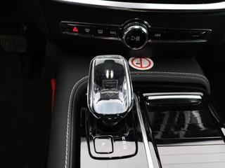 Volvo V60 Volvo V60 T6 PLUG-IN HYBRID LONG RANGE PLUS DARK SCHUIFDAK 360GR CAM TREKH - afbeelding nr 15