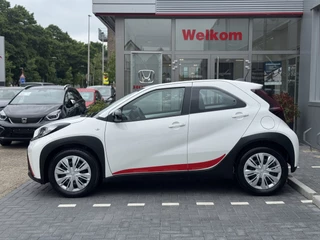 Toyota Aygo Toyota Aygo X 1.0 VVT-i MT Play + Red Pack Apple/Android, Cruise, Voorstoelen verwarmd , All-in Rijklaarprijs - afbeelding nr 2