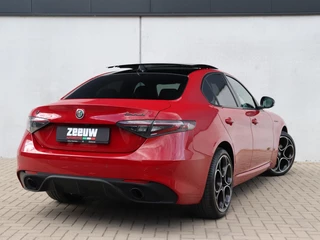 Alfa Romeo Giulia Alfa Romeo Giulia 2.0 Turbo 280 PK Competizione Q4 AWD | Pano | Harman | 19