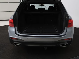 BMW 5 Serie BMW 5-serie 540d xDrive M Sport | Panoramadak | Head-Up |  Adaptive cruise | Carplay | Alcantara | Harman/Kardon | Stoelverwarming | Trekhaak | Sfeerverlichting - afbeelding nr 11