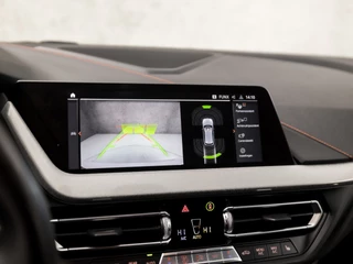 BMW 1 Serie Automaat (VIRTUAL COCKPIT, APPLE CARPLAY, GROOT NAVI, STUUR/STOELVERWARMING, ADAPTIVE CRUISE, LEDER, CAMERA, SPORTSTOELEN, DAB+, GETINT GLAS, NIEUWSTAAT) - afbeelding nr 18
