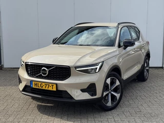 Volvo XC40 B4 Plus Dark | Adaptief Cruis | Trekhaak | Stuur en Stoel verwarming