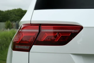 Volkswagen Tiguan Volkswagen Tiguan 1.5 TSI / 2x R-Line / Black Style / Virtual Cockpit / Camera / Matrix LED / Trekhaak / 19
