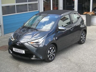 Toyota Aygo Toyota Aygo 1.0 VVT-i x-wave 39.000 km cabriotop - afbeelding nr 2