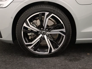 Volvo S60 Volvo S60 T6 PLUG-IN HYBRID LONG RANGE PLUS DARK SCHUIFDAK HARMAN KARDON 3 - afbeelding nr 10