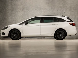 Opel Astra Opel Astra Sports Tourer 1.2 Design & Tech (APPLE CARPLAY, GROOT NAVI, CAMERA, ADAPTIVE CRUISE, LEDER, GETINT GLAS, SPORTSTOELEN, LED KOPLAMPEN, CRUISE, PARKEERSENSOREN, NIEUWE APK, NIEUWSTAAT) - afbeelding nr 2