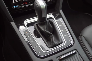 Volkswagen Arteon Volkswagen Arteon Shooting Brake 2.0 TSI DSG R-Line black /Panodak/IQ Led/Trekhaak*UNIEK* - afbeelding nr 20