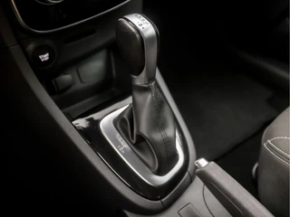 Renault Clio Automaat (NAVIGATIE, CLIMATE, LM VELGEN, SPORTSTOELEN, PARKEERSENSOREN, CRUISE, NIEUWSTAAT) - afbeelding nr 10