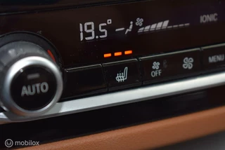 BMW 5 Serie BMW 520i Touring M-Sport Bluestone Pano Comfortstoel 360°Camera HUD Leder HiFi Adaptive LED 19
