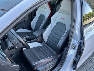 Volkswagen Golf Volkswagen Golf 2.0 TSI GTI Clubsport*PANO*LEER*NURNBURG*ACC*DCC* - afbeelding nr 48