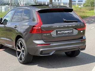 Volvo XC60 Volvo XC60 2.0 T8 Plug-in Hybrid AWD R-Design Pano H&K Leder - afbeelding nr 31