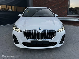BMW 2 Serie BMW 2-serie Active Tourer 220i M-PAKKET - afbeelding nr 2