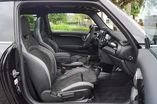 MINI Cooper MINI Cooper John Works 2.0 Automaat (231pk) Pano/Kuipstoelen/JCW Pro/JCW uitlaat/ACC - afbeelding nr 25