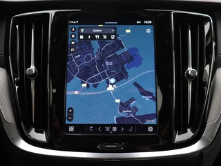 Volvo V60 Volvo V60 T6 PLUG-IN HYBRID ULTRA DARK SCHUIFDAK FULL-LED HEAD-UP DISPLAY - afbeelding nr 26