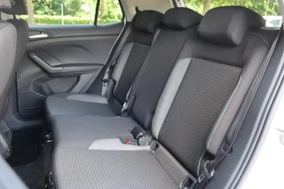 Volkswagen T-Cross Volkswagen T-Cross 1.0 TSI 110PK ACTIVE, Navi, Clima, Apple Carplay/ Android Auto, etc. - afbeelding nr 16