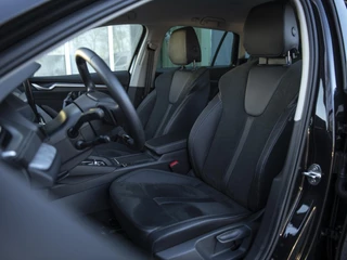 Škoda Octavia Škoda Octavia Combi 1.5 TSI MHEV Business Edition Plus | Matrix LED | Lounge Interieur | Chrome pakket | Stoel-, Stuur- & voorruitverwarming | Navi 13inch | Wireless App-connect | El. achterklep m.sensor | ACC - afbeelding nr 4