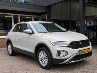 Volkswagen T-Roc Volkswagen T-Roc 1.5 TSI 150pk DSG-aut. LIFE BNS / Navi / Trekhaak afn.baar / Stoelverw. / FABRIEKS garantie - afbeelding nr 42