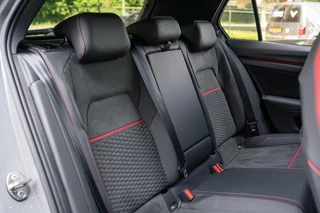 Volkswagen Golf Volkswagen Golf 2.0 TSI GTI Clubsport 45 Jahre Akra Pano DSG - afbeelding nr 37