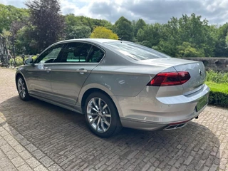 Volkswagen Passat Volkswagen Passat 1.5 TSI | Business R-Line | LED | Camera | Leder | DigiDash | - afbeelding nr 11