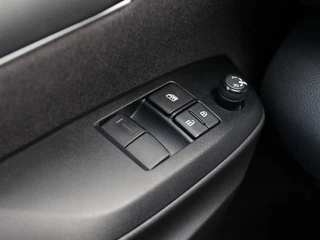 Toyota Yaris Toyota Yaris 1.5 Hybrid Active I Navi I Climate Control I Cruise Control - afbeelding nr 15