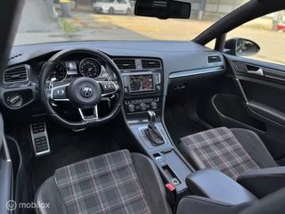 Volkswagen Golf Volkswagen Golf 2.0 TSI GTI Performance |Pano |Akra |CarPlay - afbeelding nr 16