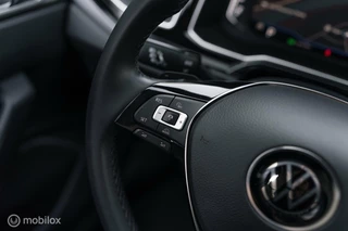 Volkswagen Polo Volkswagen Polo 1.0 TSI Highline DSG VIRTUAL LED ACC NAVI - afbeelding nr 28