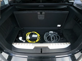 BMW 3 Serie BMW 3-serie Touring 330e 293pk Sport Line | Full LED | Sportstoelen | Adaptive cruise | Trekhaak - afbeelding nr 56