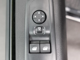 Opel Vivaro Opel Vivaro 2.0 BlueHDi 145PK L2 Automaat Airco Navigatie Trekhaak Side Bars Betimmering Laadruimte - afbeelding nr 10