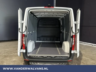 Mercedes-Benz Sprinter Mercedes-Benz Sprinter 215 CDI 150pk L1H1 Euro6 Airco | Camera | Apple Carplay | Android Auto Mbux, Parkeersensoren, Bijrijdersbank - afbeelding nr 3