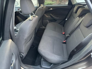 Ford Focus Ford Focus Wagon 1.0 Automaat Dealeronderhouden Volle opties Stuurverwarming Parkeerhulp+sensoren Cruise Navigatie Bluetooth - afbeelding nr 23