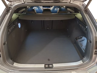 Volkswagen Passat Volkswagen Passat Variant 1.5 eHybrid 272pk DSG/AUT R-Line Wegklapbare trekhaak, Panoramadak, Leder - afbeelding nr 25