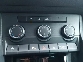 Škoda Karoq Skoda Karoq 1.0 TSI Ambition | Apple Carplay/Android Auto | Airco | Wifi | Navigatie | PDC | Cruise Control | Hill-Hold | - afbeelding nr 23