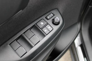 Toyota Yaris Cross Toyota Yaris Cross 1.5 Hybr 130 Dynamic + Comfort Pakket - afbeelding nr 19