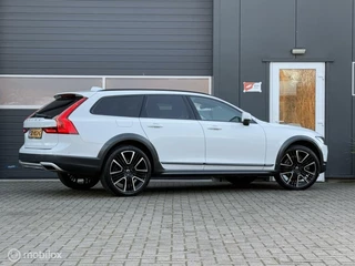 Volvo V90 Volvo V90 Cross Country 2.0 D4 AWD Geartronic-8 /Pilot Assist/Aut.inparkeren/Trekhaak/Adap CC/Winterline/21inch/Dealer onderhouden. - afbeelding nr 5