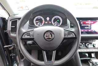Škoda Kodiaq LED, PDC , Navi, Cruisecontrol, Stoelverwarming , Carplay, Trekhaak . Achteruitrijcamera ,Canton Audio ,LMV,  etc - afbeelding nr 36