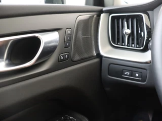 Volvo XC60 Volvo XC60 T6 AWD Ultra Dark | Trekhaak | 360° Camera | Panoramadak | - afbeelding nr 31