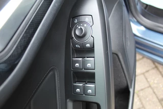 Ford Focus Climate control , Navigatie, Cruise control , Dodehoek detectie Voorruitverwarming , Camera , Trekhaak - afbeelding nr 7