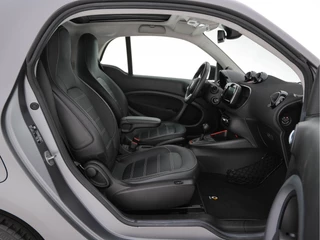 Smart Fortwo Smart Fortwo EQ Comfort PLUS 18 kWh [ 3-Fase ] Aut. *PANO | FULL-LED | FULL-LEATHER | NAVI-FULLMAP | CAMERA | BRABUS-WHEELS | AMBIENT-LIGHT | AIRCO | PDC | CRUISE | DAB | CARPLAY | COMFORT-SEATS | 16''ALU* - afbeelding nr 12