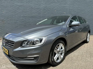Volvo V60 Volvo V60 2.0 T3 Momentum - Volvo dealer onderh. - afbeelding nr 2
