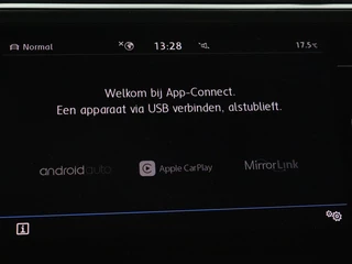 Volkswagen Tiguan Volkswagen Tiguan 1.5 TSI R-Line | DSG | 360 camera | Active Info |  Keyless | Adaptive cruise | Trekhaak | Full LED | Park Assist | Carplay | Navigatie - afbeelding nr 19