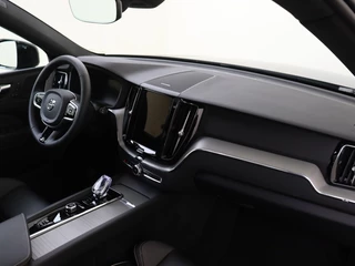 Volvo XC60 Volvo XC60 T6 Plus Black Edition | Trekhaak | 360° Camera | Panoramadak - afbeelding nr 12