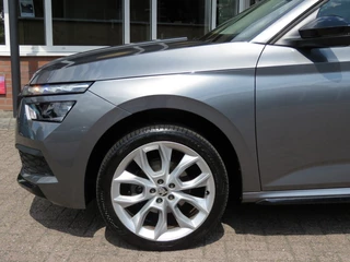 Škoda Kamiq Škoda Kamiq 1.0 TSI 110pk SPORT BNS / Camera / Stoelverw / Led / 18 Inch / Clima / BOVAG garantie - afbeelding nr 13