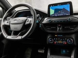 Ford Focus Automaat (APPLE CARPLAY, GROOT NAVI, STUUR/STOELVERWARMING, SPORTSTOELEN, LANE ASSIST, CAMERA, GETINT GLAS, NIEUWE APK, NIEUWSTAAT) - afbeelding nr 7