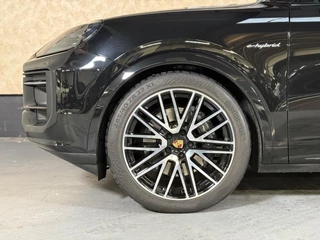 Porsche Cayenne Porsche Cayenne Coupé 3.0 E-Hybrid | Sport chrono | Pano | 360 camera | Luchtvering | Stoelverkoeling - afbeelding nr 7