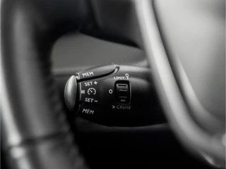 Peugeot 208 (GROOT NAVI, APPLE CARPLAY, KEYLESS START, CRUISE, CLIMATE, ELEK PAKKET, PARKEERSENSOREN, NIEUWE APK, NIEUWSTAAT) - afbeelding nr 19